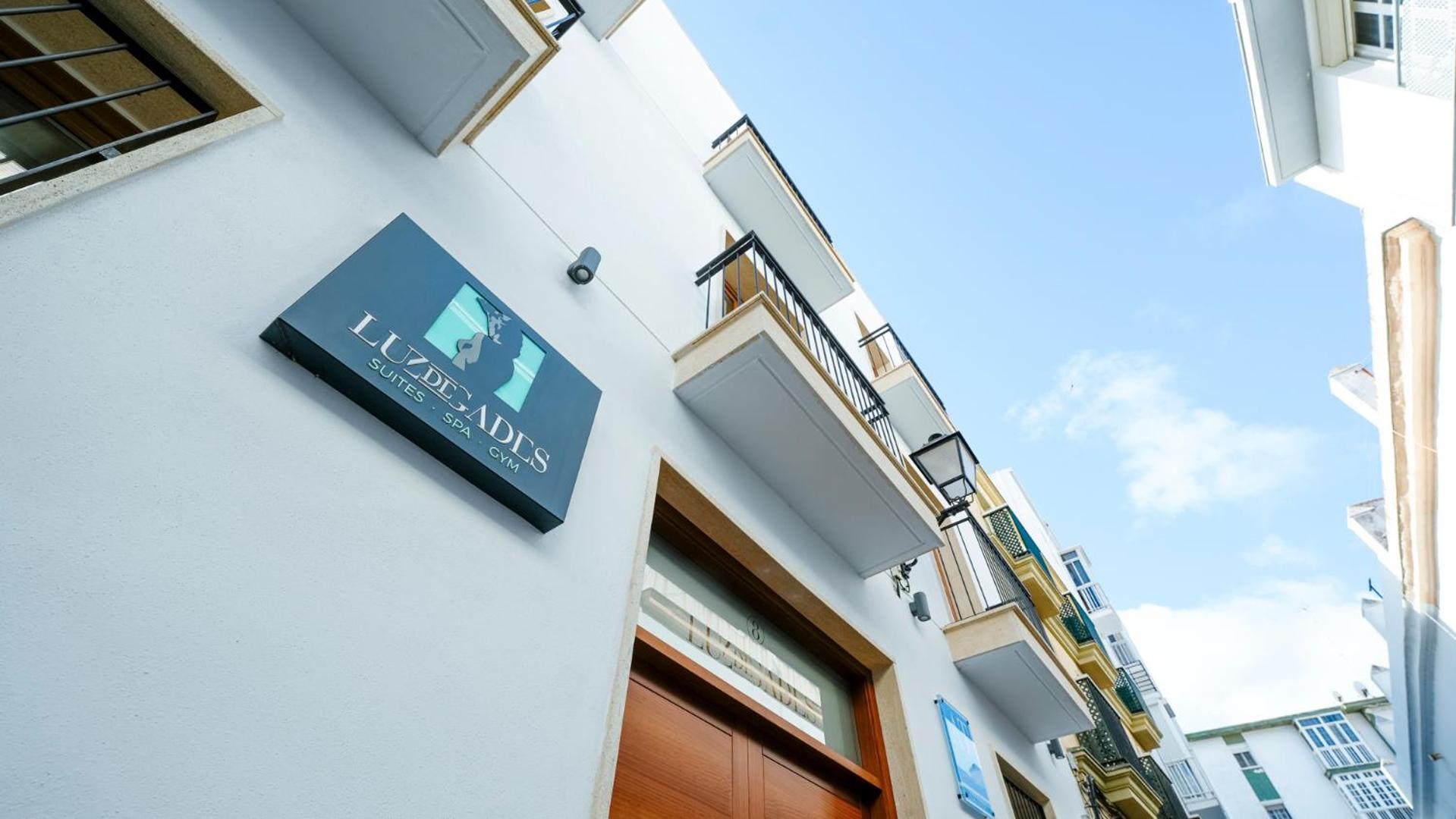 Aparthotel Luz De Gades - Suites Spa Gym - Adults Only Кадис Экстерьер фото