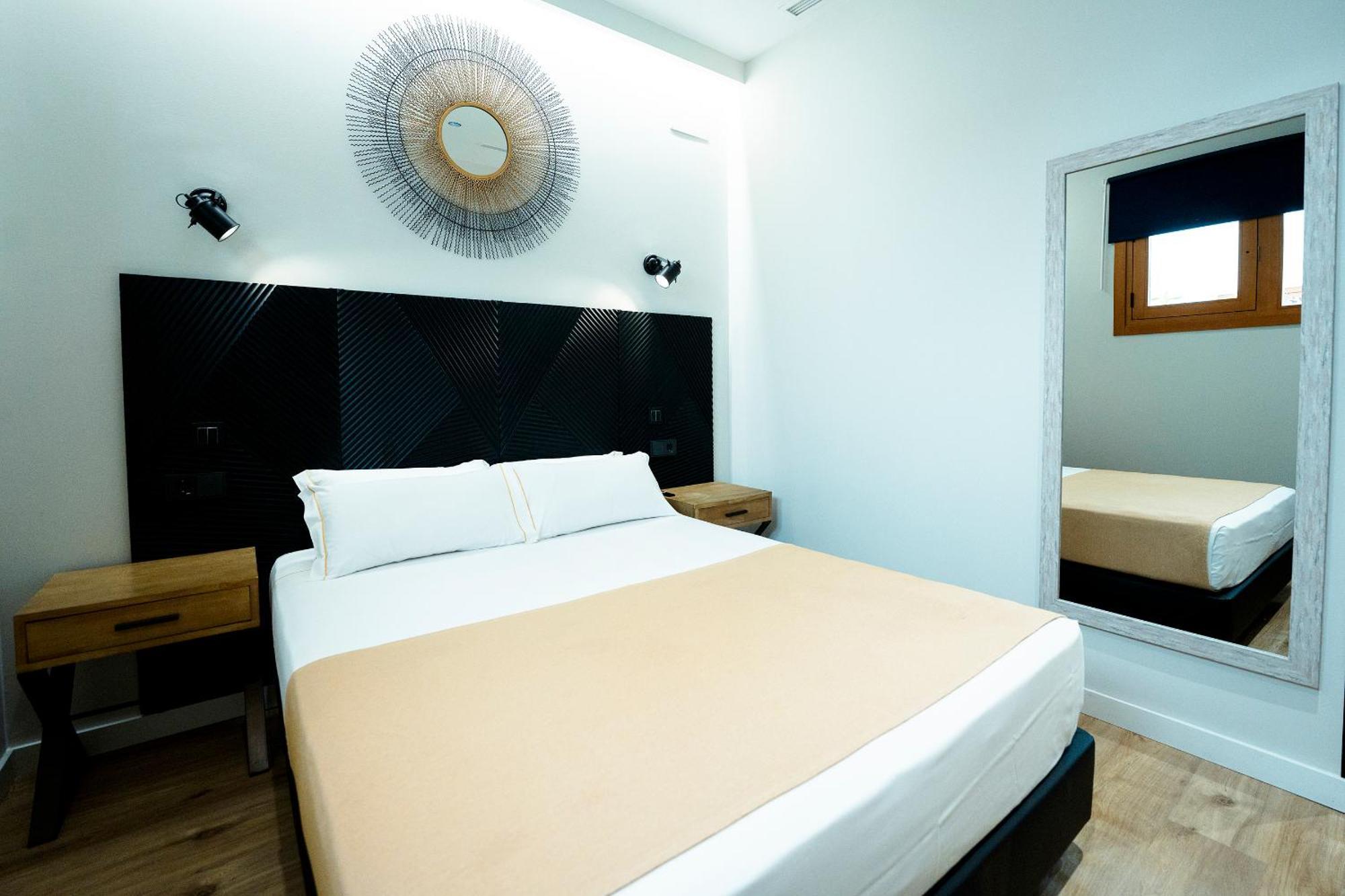 Aparthotel Luz De Gades - Suites Spa Gym - Adults Only Кадис Экстерьер фото